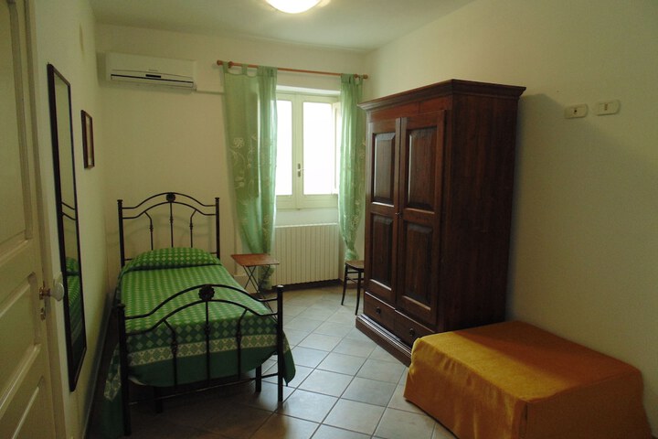 Room 34 of 46