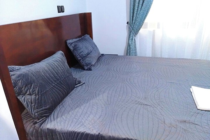 Room 6 of 27