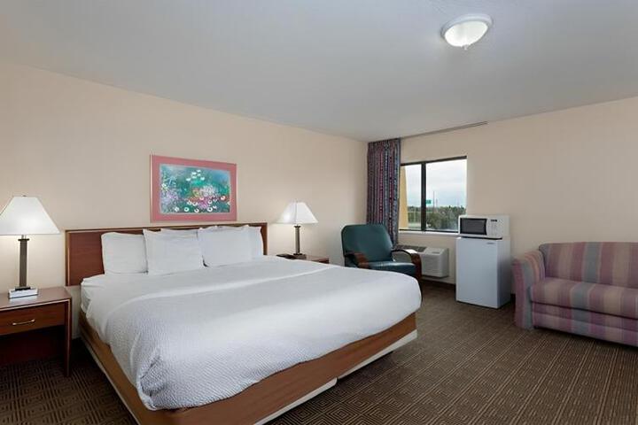 Standard | King Bed (7 of 9)