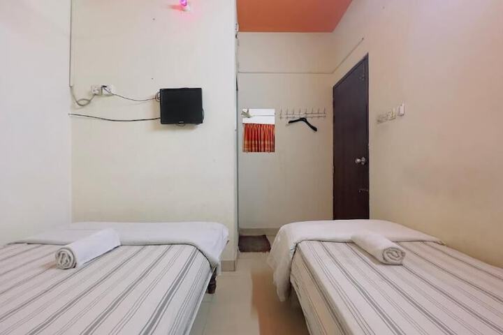 Room 9 of 20