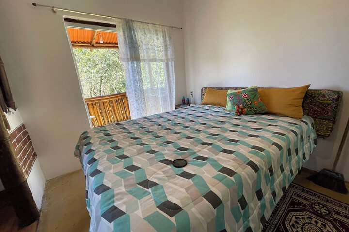 Room 6 of 27