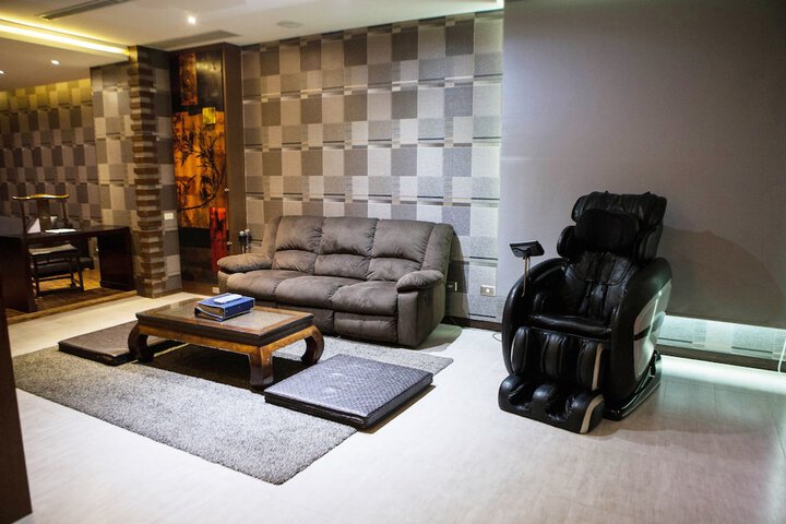 Room 50 of 79