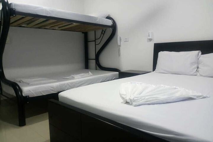 Room 5 of 12