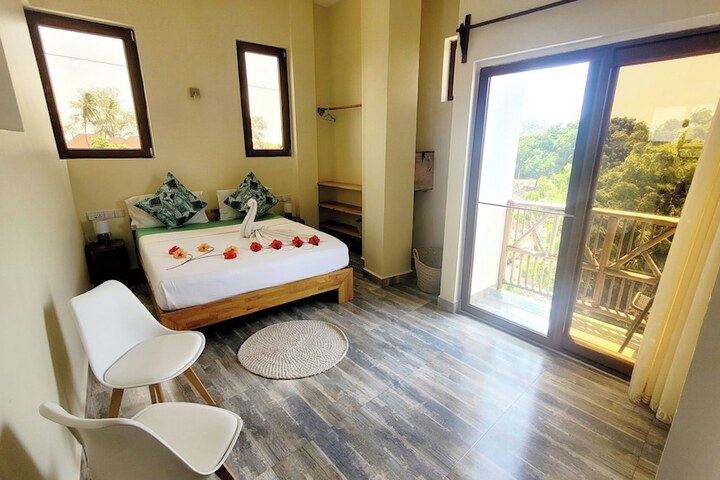 Room 3 of 18
