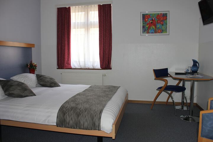 Room 8 of 56