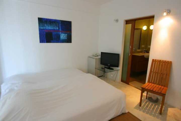 Room 3 of 54