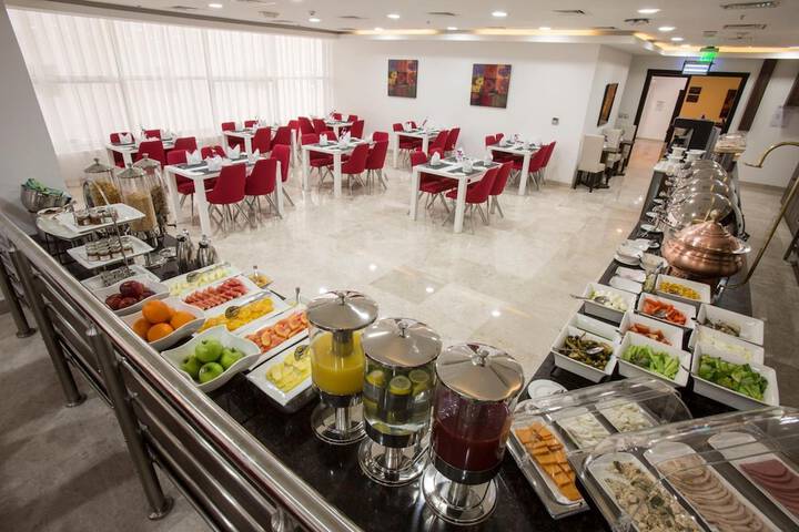 Dining 53 of 61
