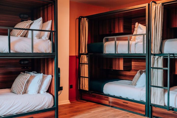 Room 27 of 52