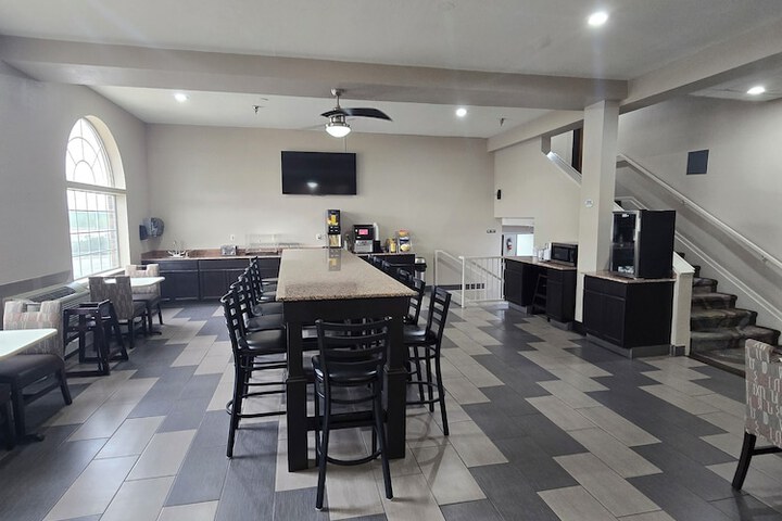 Breakfast/Coffee Service 21 of 32