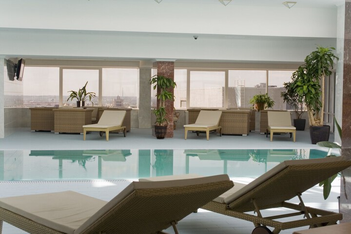Pool Hotel