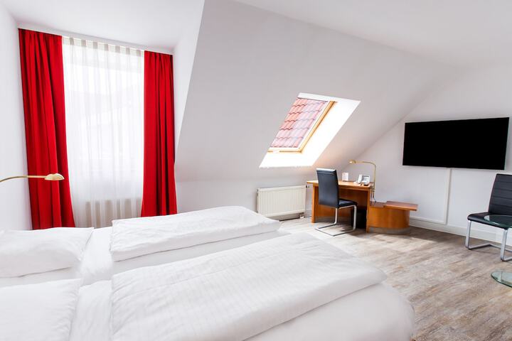 Room 8 of 31