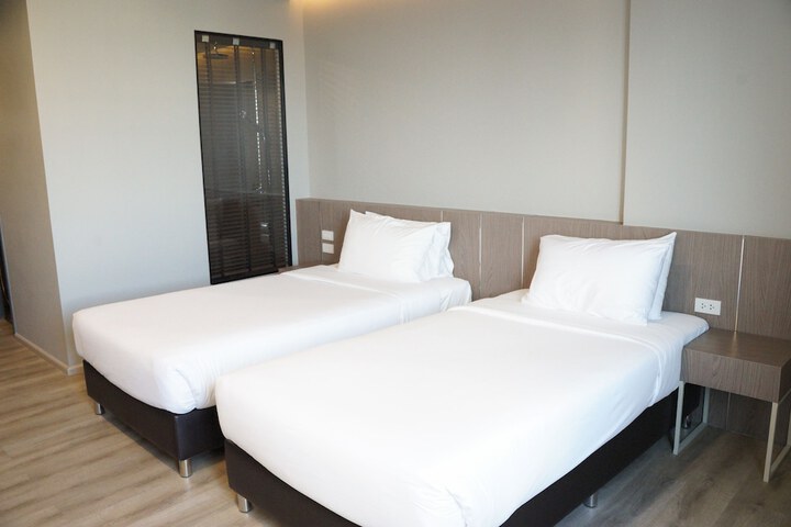 Room 26 of 80