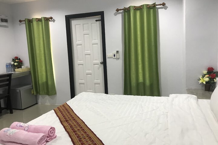 Room 9 of 38