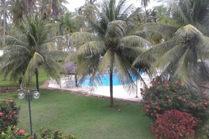 Hotel Exterior 37 of 46