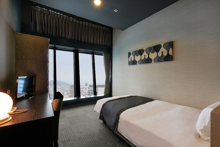 Room 6 of 40
