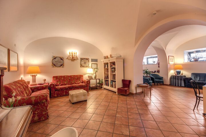Entrance & Lobby
