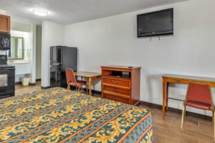 Room 6 of 34