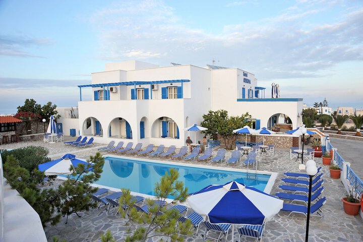 Hotel with Pool