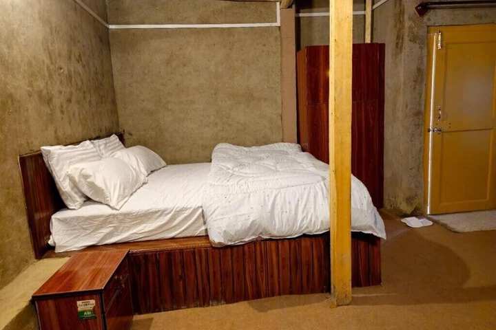 Room 11 of 12