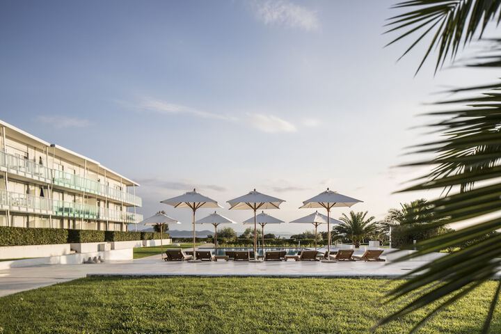 Hotel with Pool