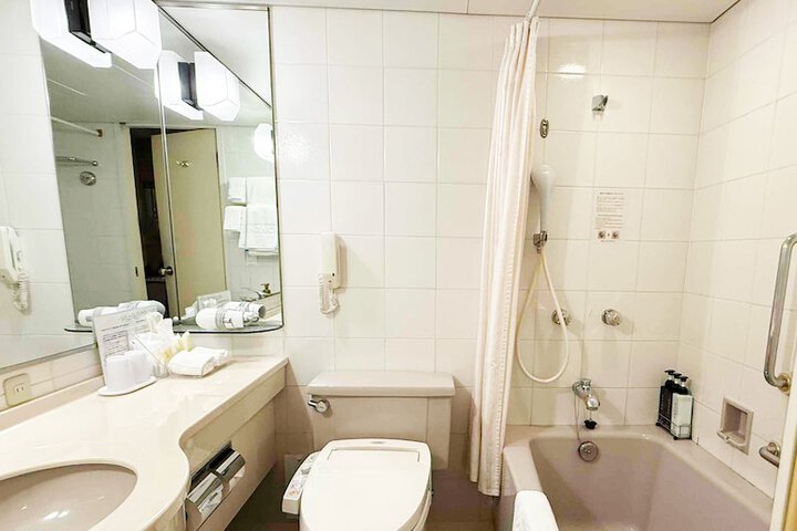 Room 21 of 46