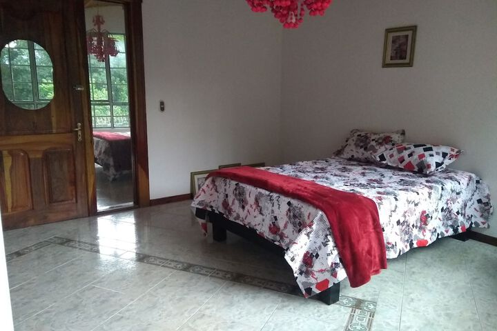 Room 27 of 39