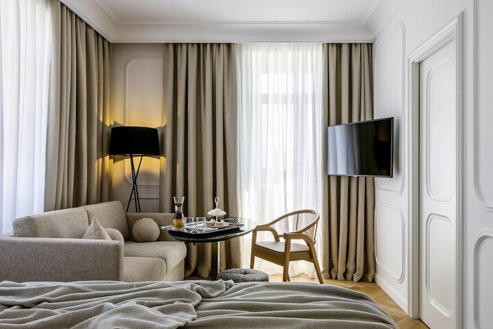 Room 16 of 81