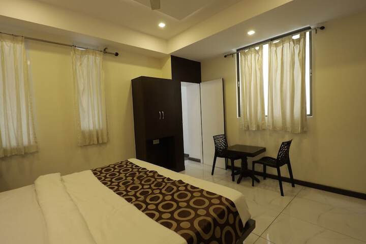 Room 5 of 14