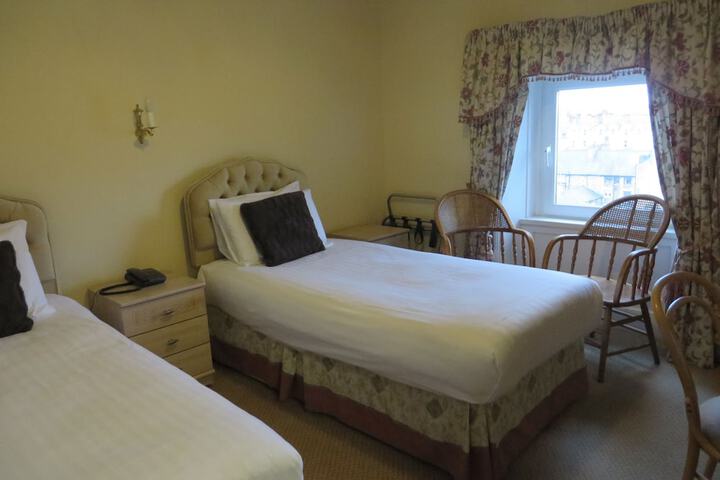 Room 29 of 74