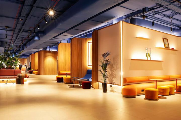Entrance & Lobby