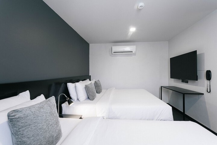 Room 7 of 82