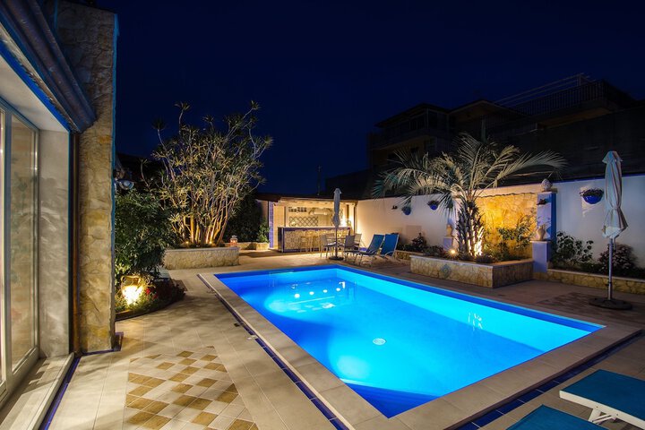 Pool 59 of 101