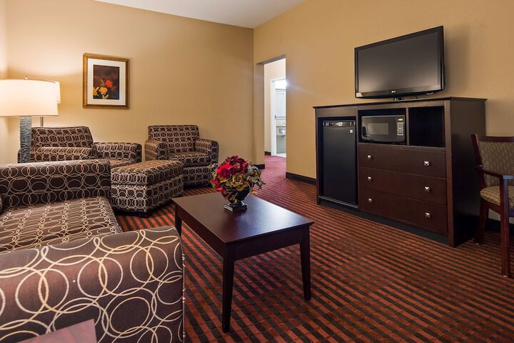 Room 10 of 35