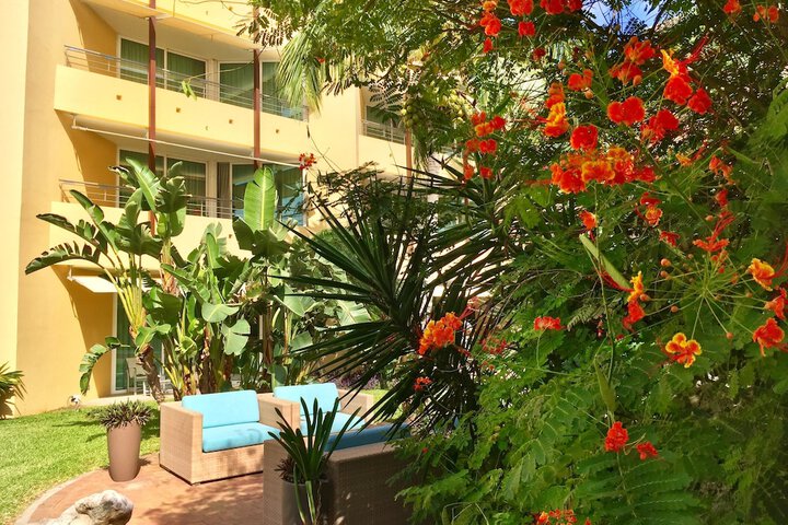 Hotel Exterior 252 of 278