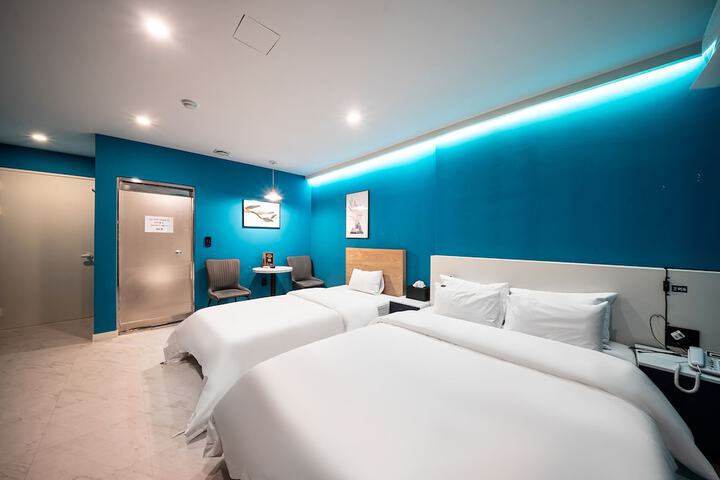 Room 25 of 57