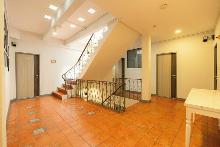 Ballroom/Hall 205 of 216