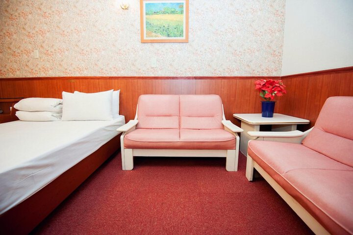 Room 18 of 27