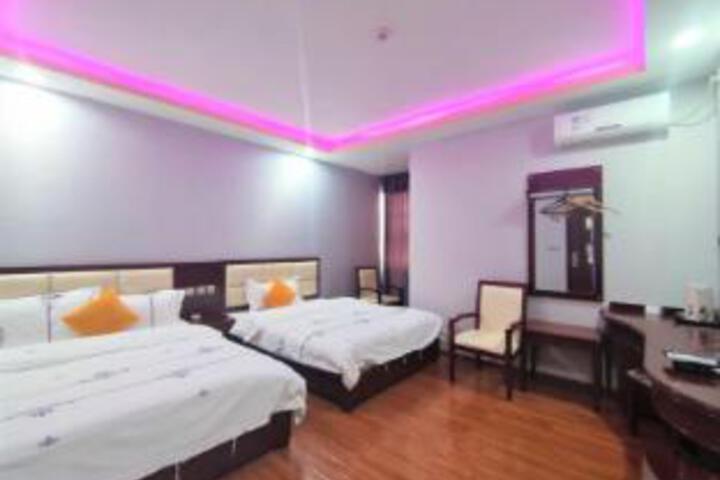 Room 6 of 6