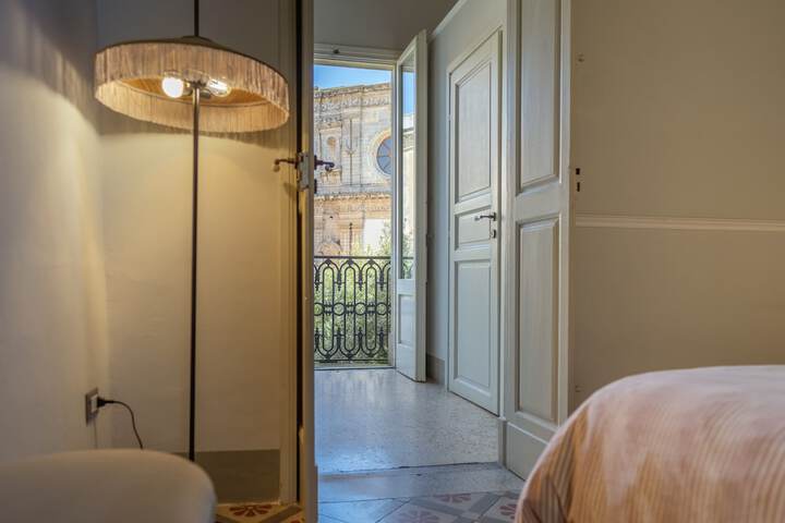 Room 47 of 181