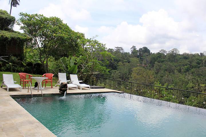 Pool Hotel