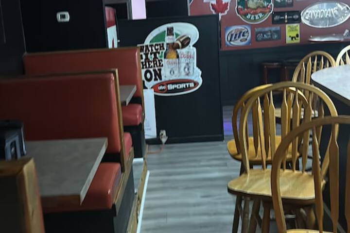 Dining 7 of 10