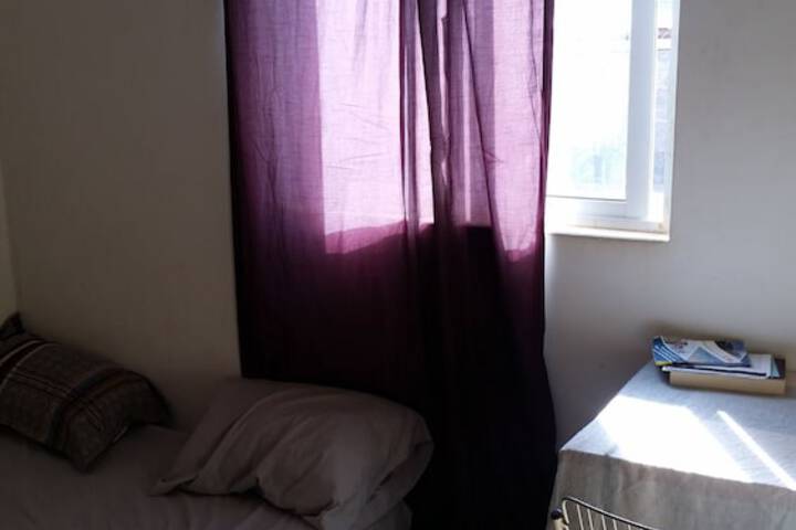 Room 2 of 8