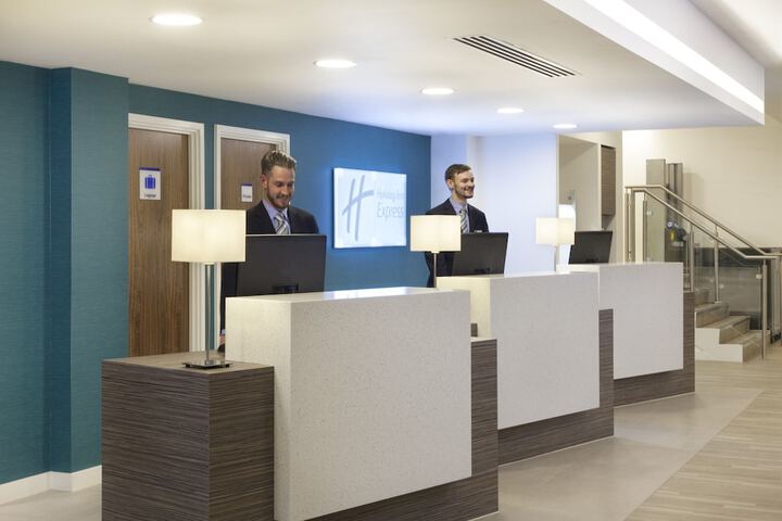 Check-in/check-out kiosk
