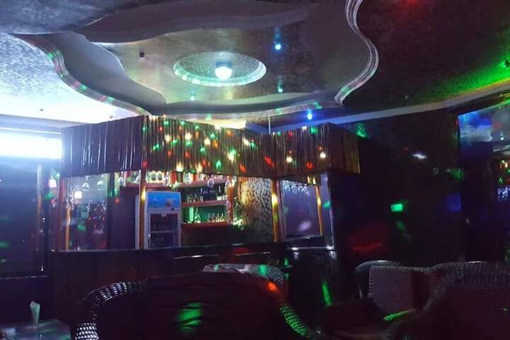 Lounge 29 of 38