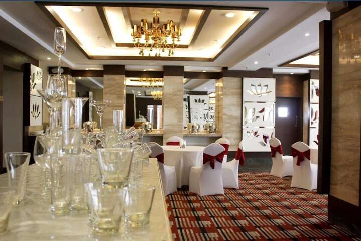 Banquet hall