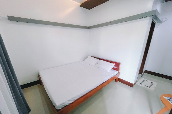 Room 6 of 58
