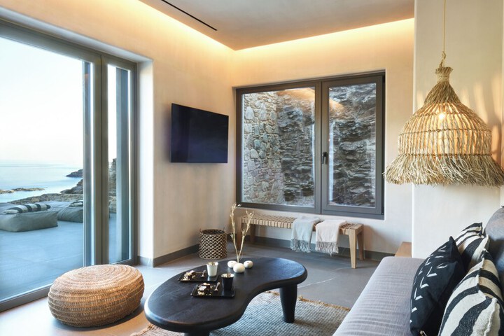Room 15 of 38