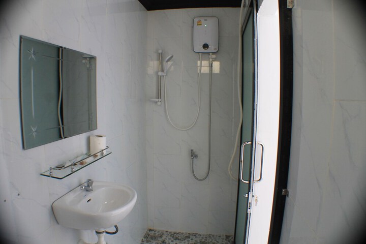 Room 25 of 36