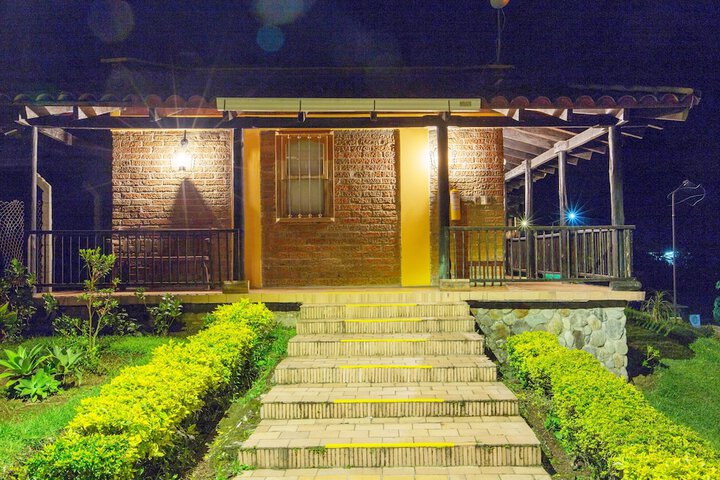 Hotel Exterior 39 of 43