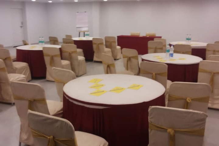 Ballroom/Hall 31 of 34